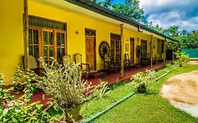 Villa Champagne Tissamaharama  Sri Lanka